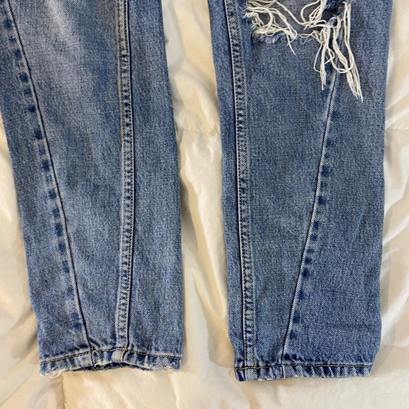 BDG Distressed Boyfriend Jeans - Picture 15 of 15